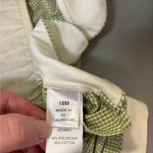 Toddler Romper Sz 18M. Green Gingham. Fall. Embroidery and smocking details. - Picture 6 of 10